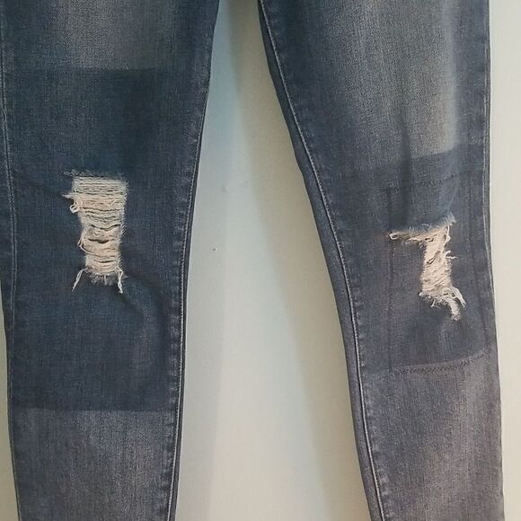 Derek Lam distressed, mid rise ankle length jeans size 26. - Picture 3 of 4